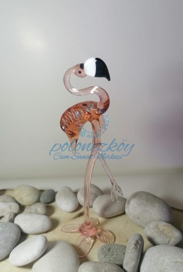 El yapımı cam flamingo biblo