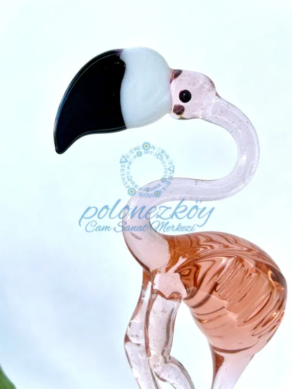 El yapımı cam flamingo biblo