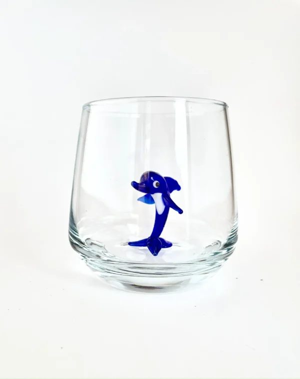 içi lacivert yunus balığı figürlü el yapımı cam meşrubat bardağı içi lacivert yunus balığı figürlü el yapımı cam meşrubat bardağı